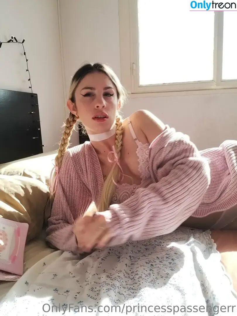 princesspassengerr nude photo #0037 (princesspassengerr)