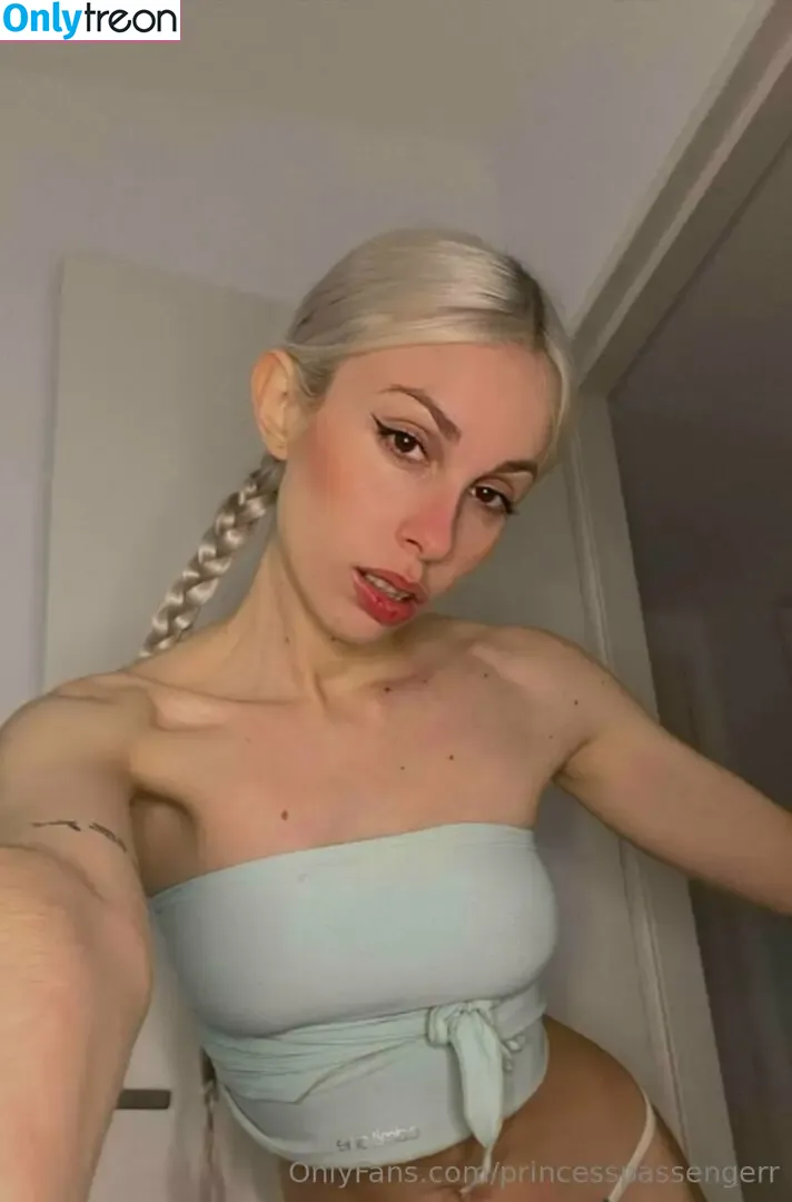princesspassengerr nude photo #0052 (princesspassengerr)