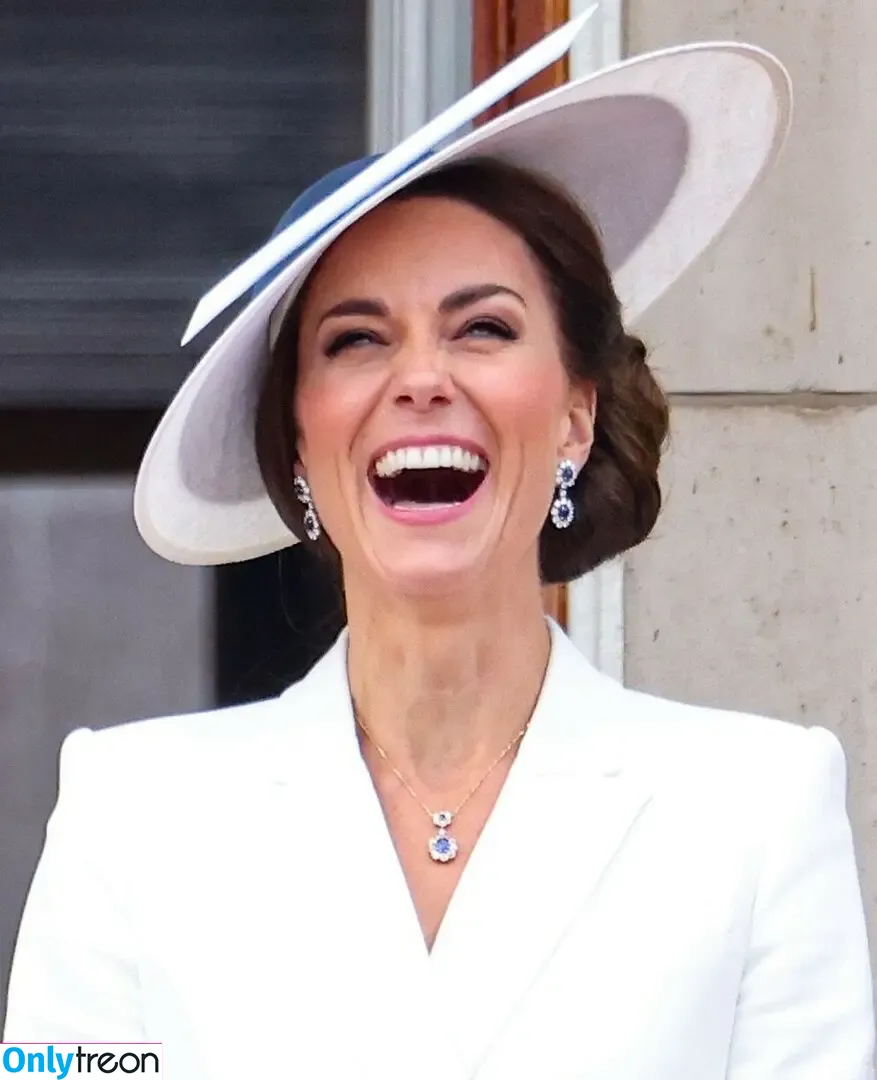 PrincessWales nude photo #0035 (Catherine / Kate Middleton / _kate_middleton_royal)