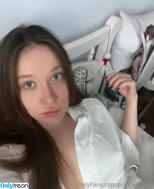 princeszelda / princesszeldaslays nude photo #0003