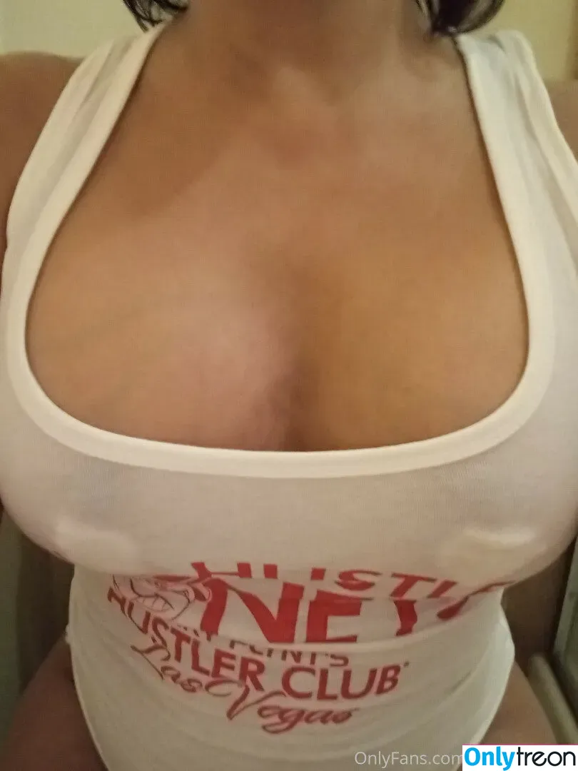 Priya Anjali Rai nude photo #0219 (priya_rai_xoxo / priyaanjalirai)