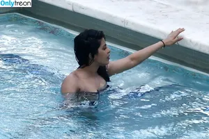 Priyanka Chopra / officialsherlynchopra / priyankachopra фото голая #0042