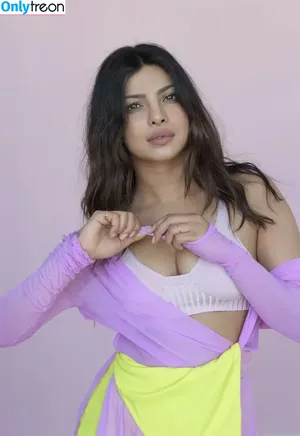 Priyanka Chopra / officialsherlynchopra / priyankachopra фото голая #0110