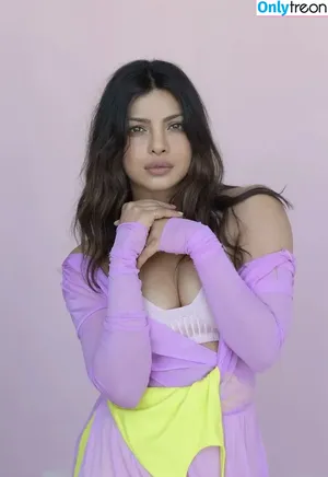 Priyanka Chopra / officialsherlynchopra / priyankachopra фото голая #0112