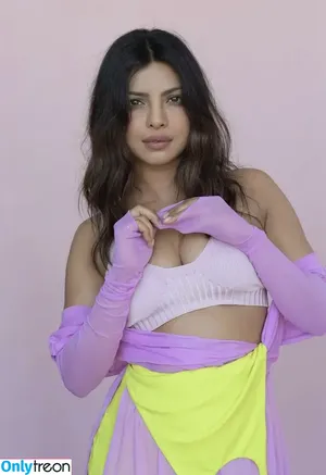 Priyanka Chopra / officialsherlynchopra / priyankachopra фото голая #0114