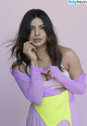 Priyanka Chopra / officialsherlynchopra / priyankachopra фото голая #0115