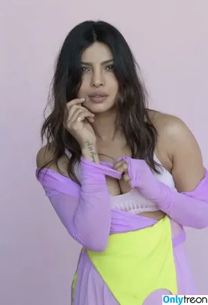 Priyanka Chopra / officialsherlynchopra / priyankachopra фото голая #0122