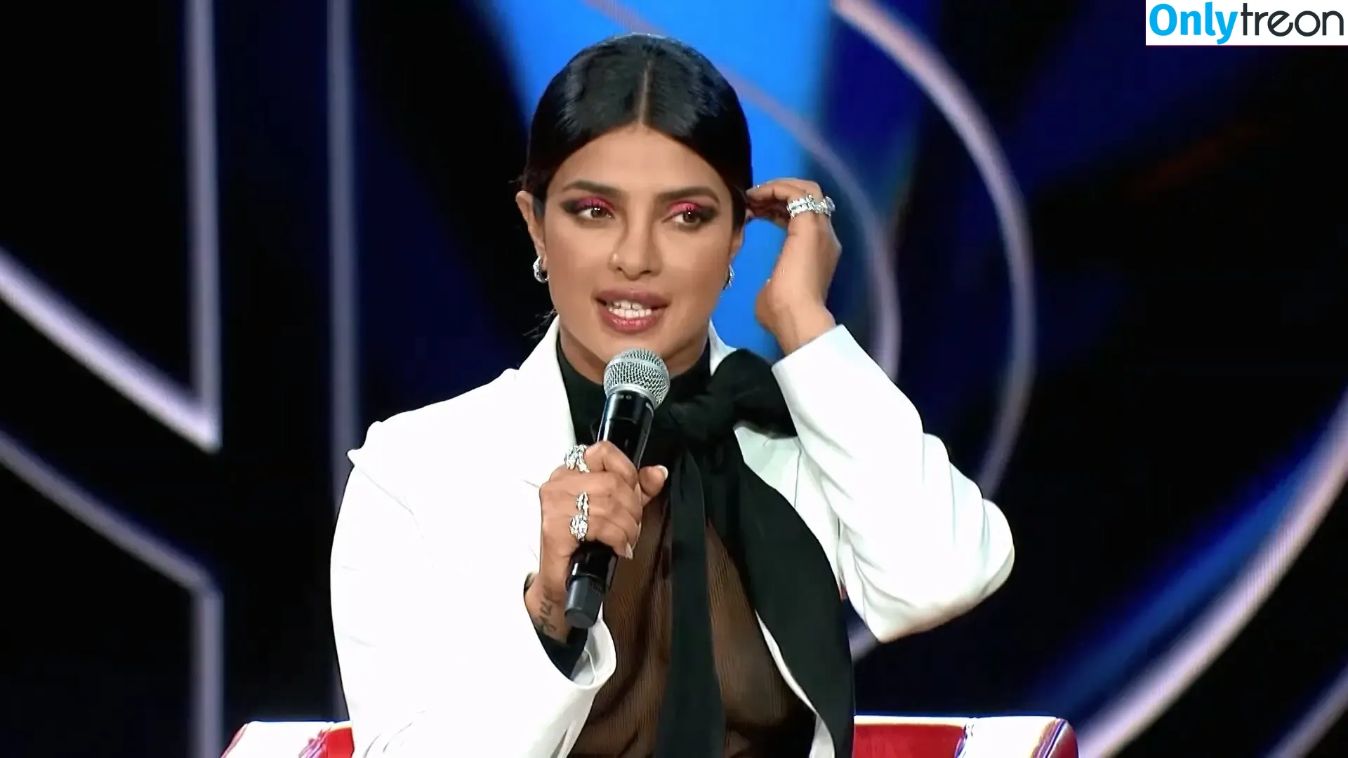 Priyanka Chopra голая photo #0005 (priyankachopra)