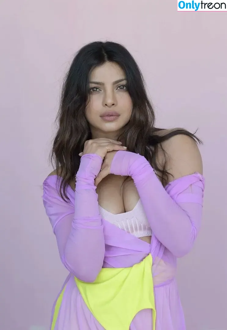 Priyanka Chopra голая photo #0112 (officialsherlynchopra / priyankachopra)