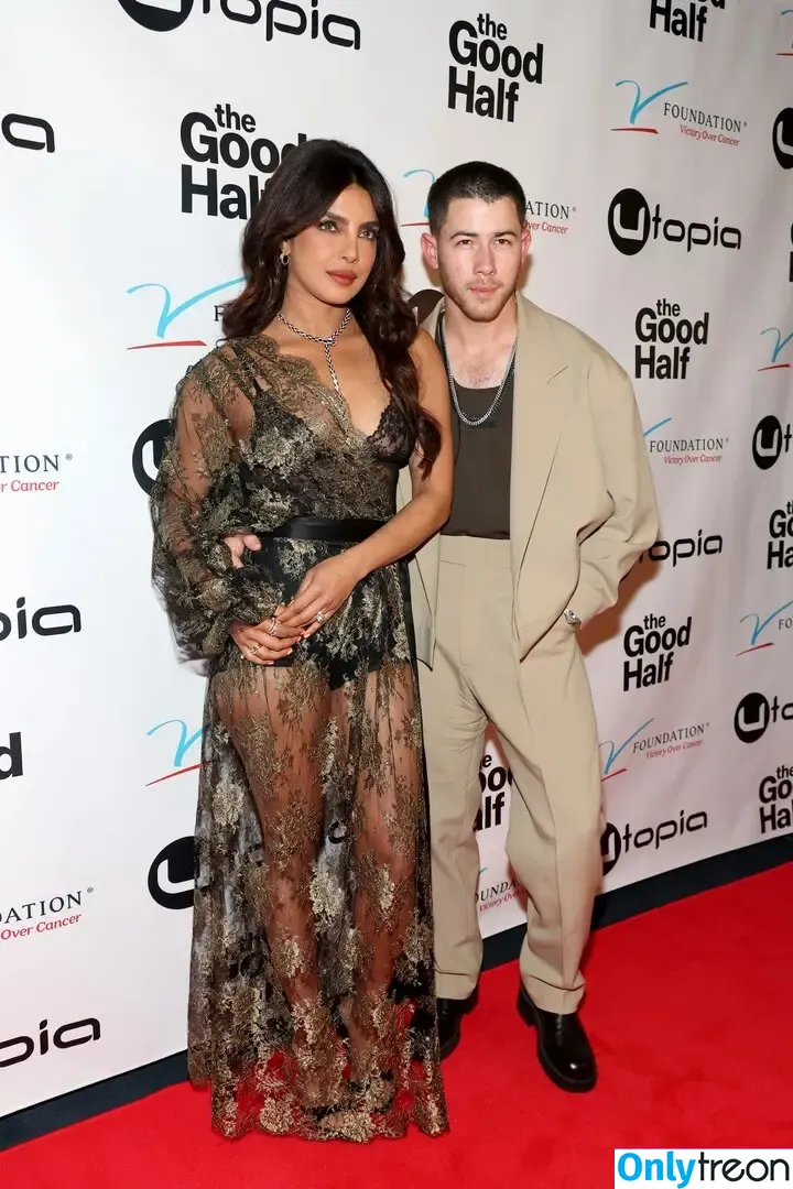 Priyanka Chopra nude photo #0175 (priyankachopra)