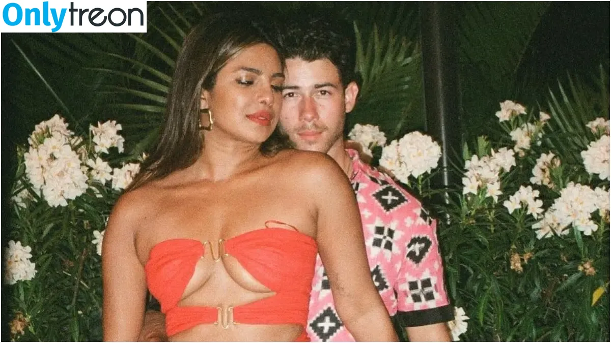 Priyanka Chopra nude photo #0183 (priyankachopra)