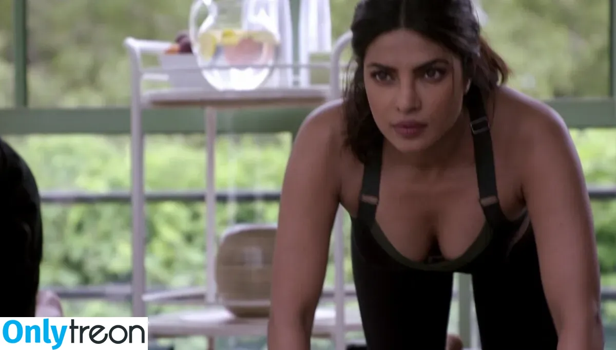 Priyanka Chopra голая photo #0032 (officialsherlynchopra / priyankachopra)