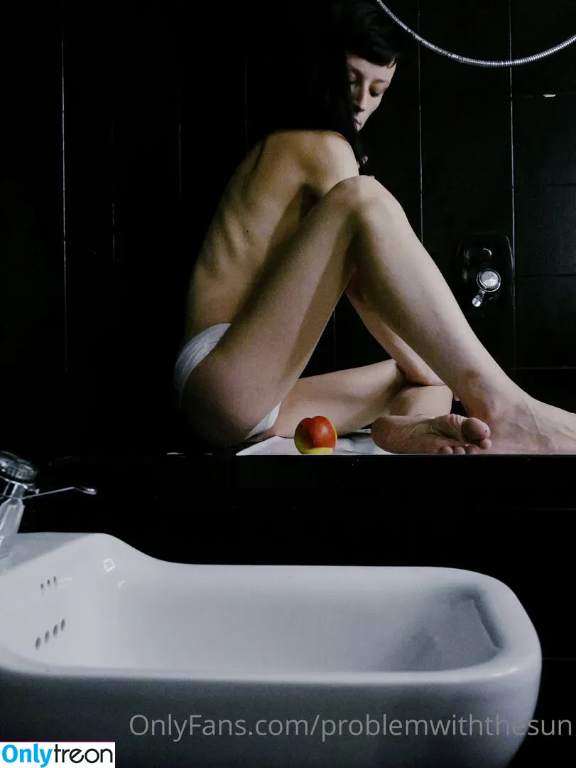 problemwiththesun nude photo #0009 (PEOPLEFROMTHELITTLETOWN / problem_with_the_sun / sun_problem)