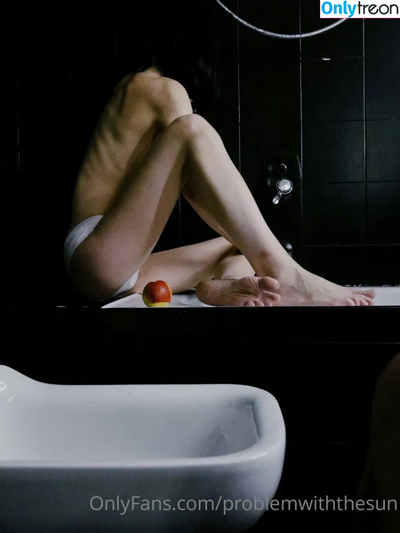 problemwiththesun nude photo #0011 (PEOPLEFROMTHELITTLETOWN / problem_with_the_sun / sun_problem)