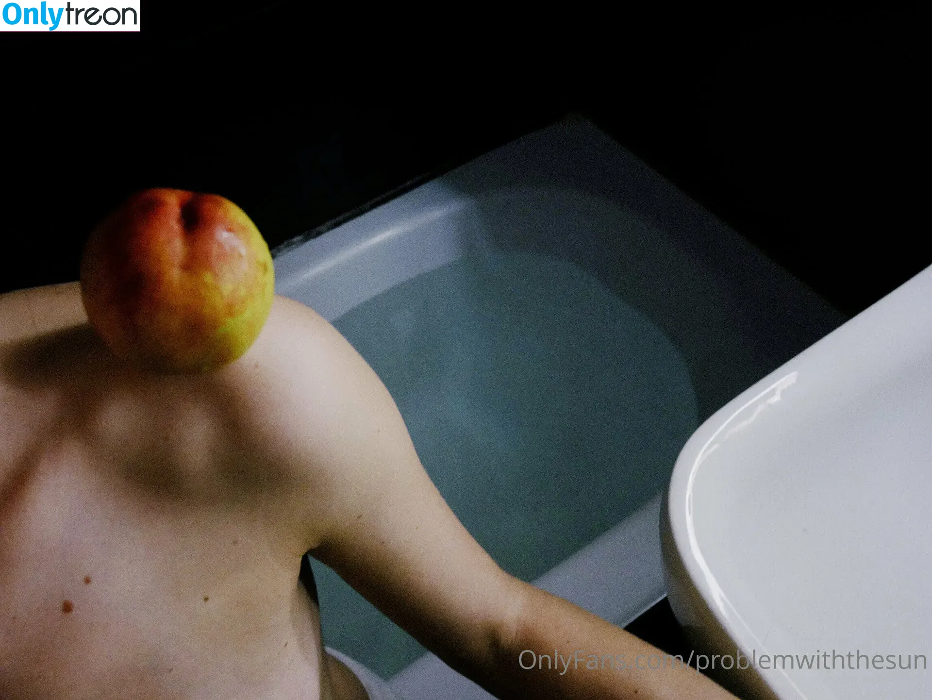problemwiththesun nude photo #0019 (PEOPLEFROMTHELITTLETOWN / problem_with_the_sun / sun_problem)