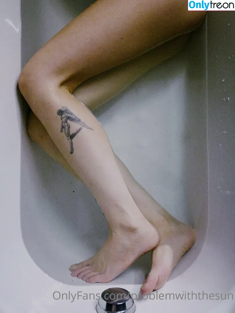 problemwiththesun nude photo #0024 (PEOPLEFROMTHELITTLETOWN / problem_with_the_sun / sun_problem)