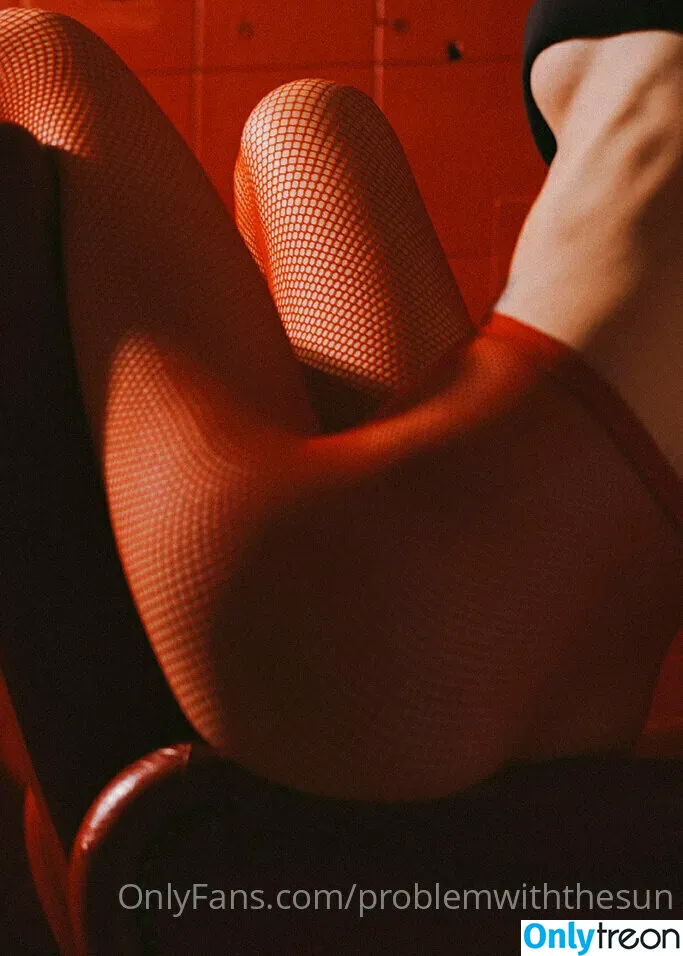 problemwiththesun nude photo #0032 (PEOPLEFROMTHELITTLETOWN / problem_with_the_sun / sun_problem)