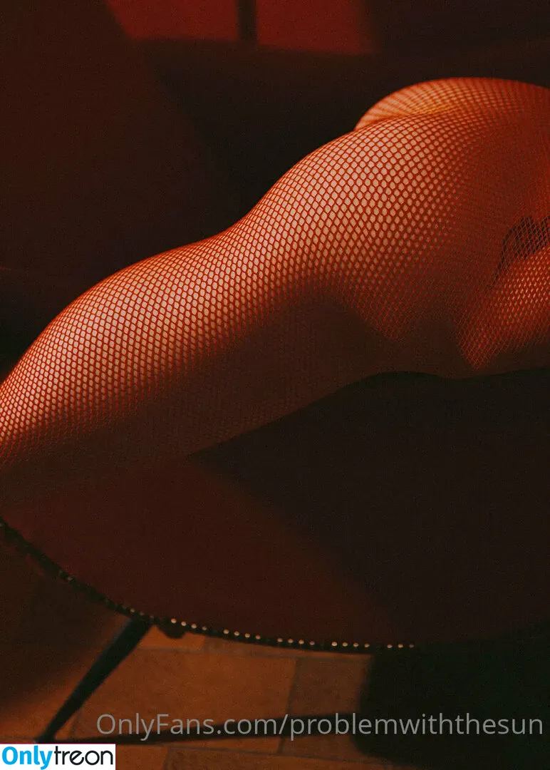 problemwiththesun nude photo #0033 (PEOPLEFROMTHELITTLETOWN / problem_with_the_sun / sun_problem)