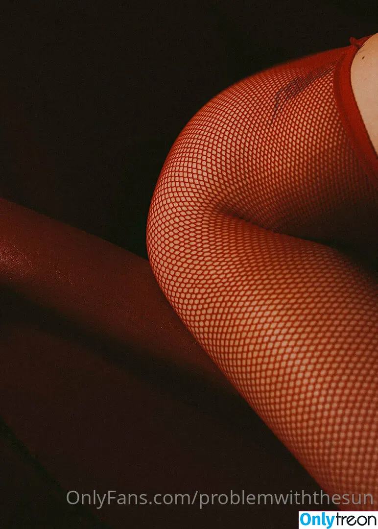 problemwiththesun nude photo #0034 (PEOPLEFROMTHELITTLETOWN / problem_with_the_sun / sun_problem)