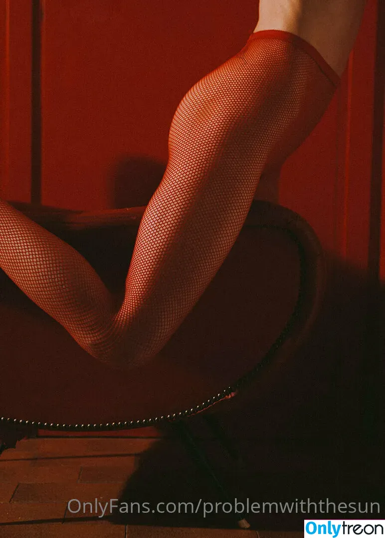 problemwiththesun nude photo #0055 (PEOPLEFROMTHELITTLETOWN / problem_with_the_sun / sun_problem)