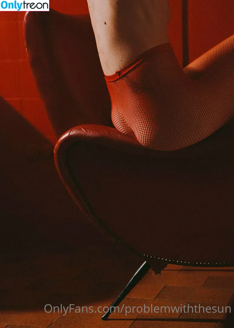 problemwiththesun nude photo #0057 (PEOPLEFROMTHELITTLETOWN / problem_with_the_sun / sun_problem)