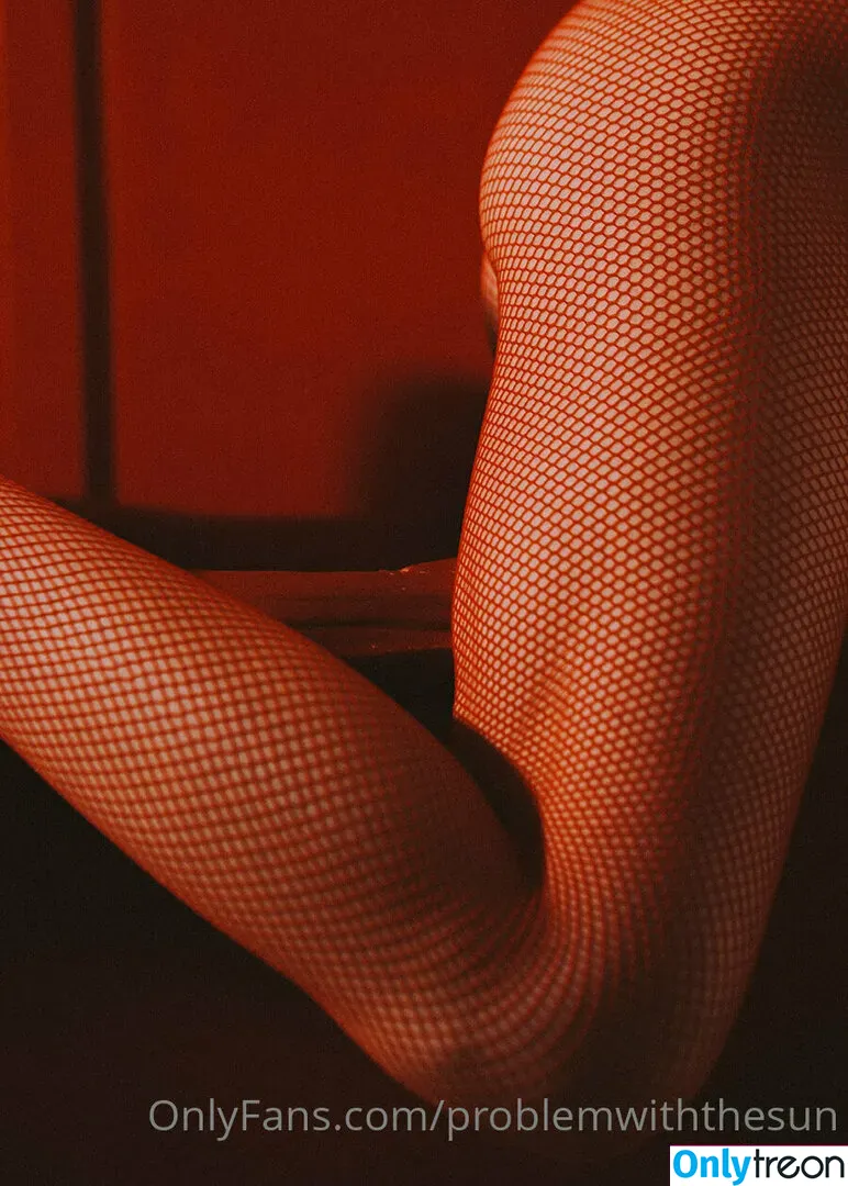 problemwiththesun nude photo #0058 (PEOPLEFROMTHELITTLETOWN / problem_with_the_sun / sun_problem)