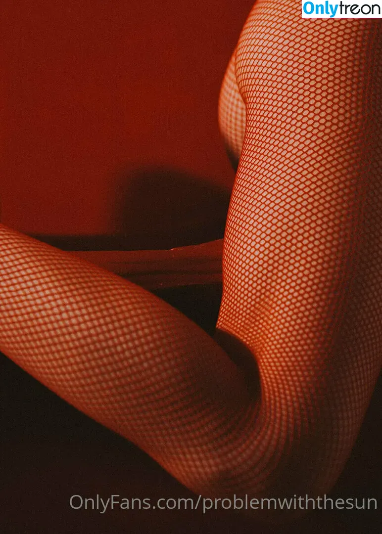 problemwiththesun nude photo #0059 (PEOPLEFROMTHELITTLETOWN / problem_with_the_sun / sun_problem)