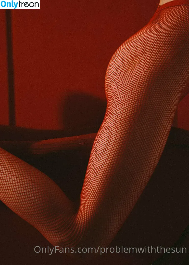 problemwiththesun nude photo #0060 (PEOPLEFROMTHELITTLETOWN / problem_with_the_sun / sun_problem)