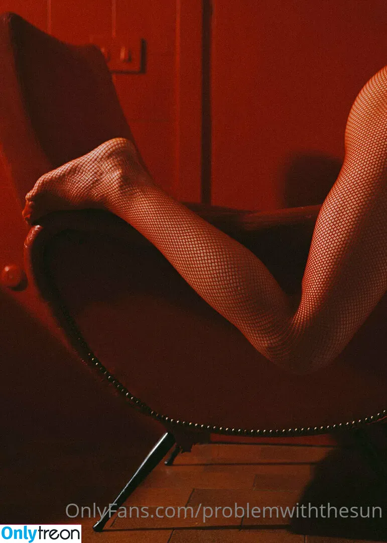 problemwiththesun nude photo #0061 (PEOPLEFROMTHELITTLETOWN / problem_with_the_sun / sun_problem)