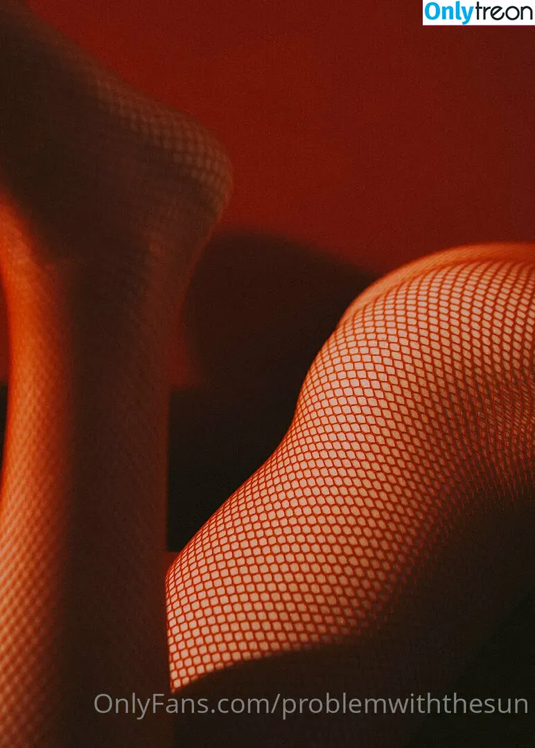 problemwiththesun nude photo #0062 (PEOPLEFROMTHELITTLETOWN / problem_with_the_sun / sun_problem)
