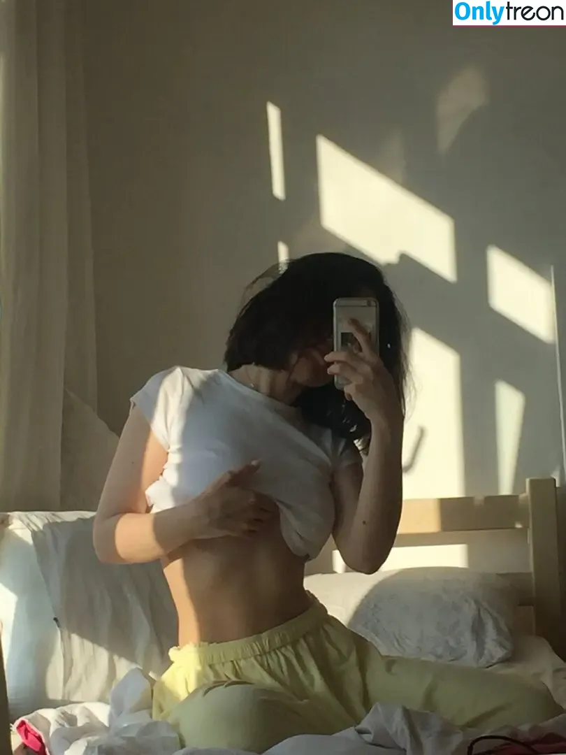 Professionalvirginnn nude photo #0002 (Enasuez / professionalsecond)