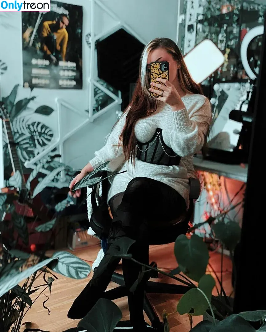 Proxyfox голая photo #0094 (Amaliuz)