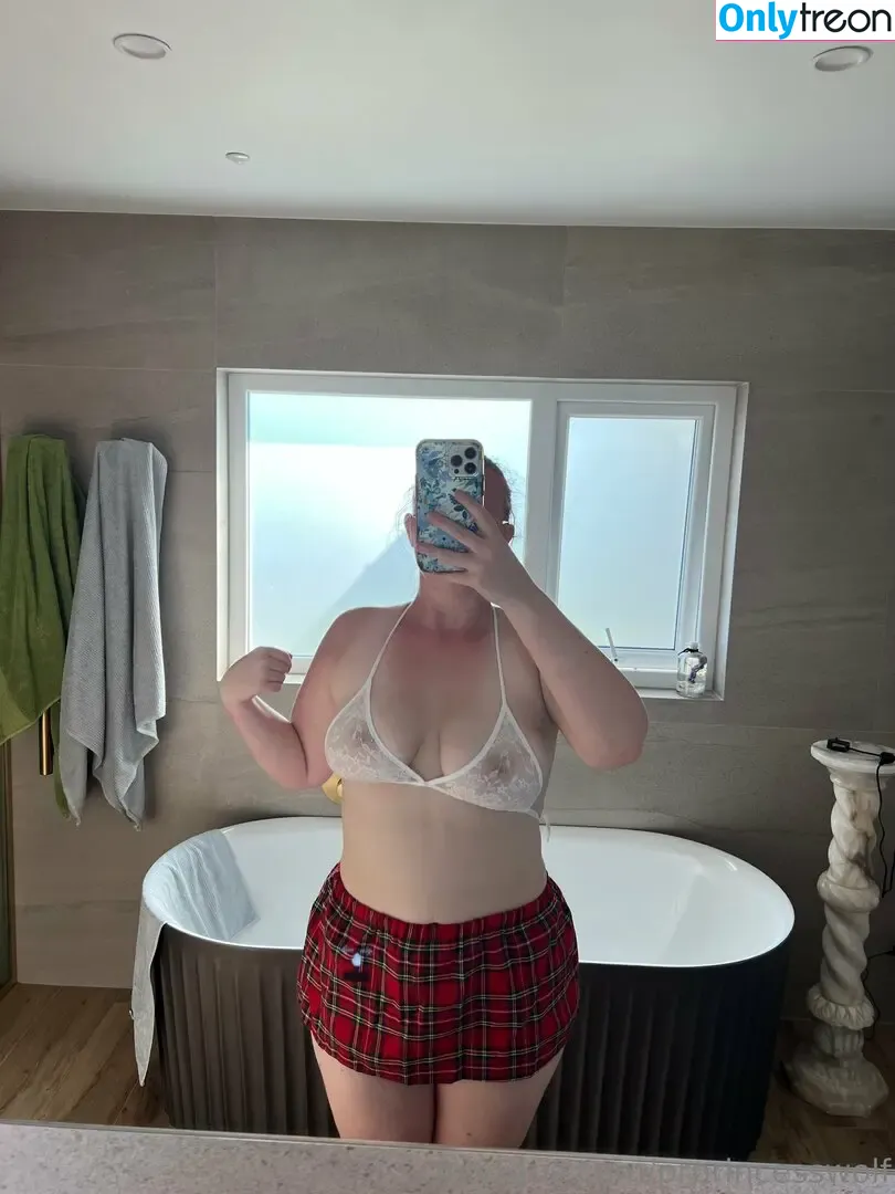 prprincesswolf nude photo #0015 (prprincesswolf)