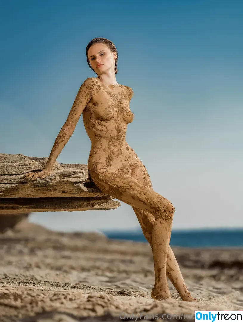 ptizarai nude photo #0041 (ptizarai)