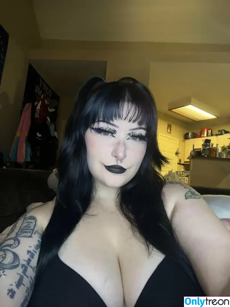Pucipurr nude photo #0002 (Gothmaa / lucipurr1313 / puciper)