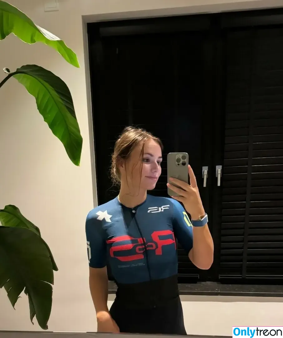 Puckmoonen nude photo #0064 (Puck Moonen)