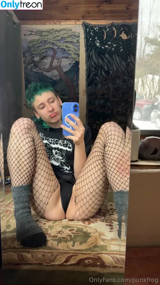 punkfrog nude photo #0084 (punkfrog)