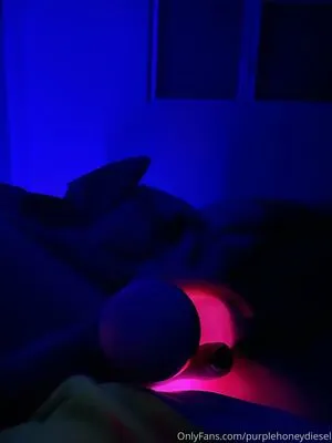 purplehoneydiesel / goddessxlashes nude photo #0002
