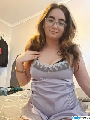 pwincessesi / littledemom69 / pwincessss nude photo #0025
