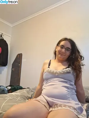 pwincessesi / littledemom69 / pwincessss nude photo #0026
