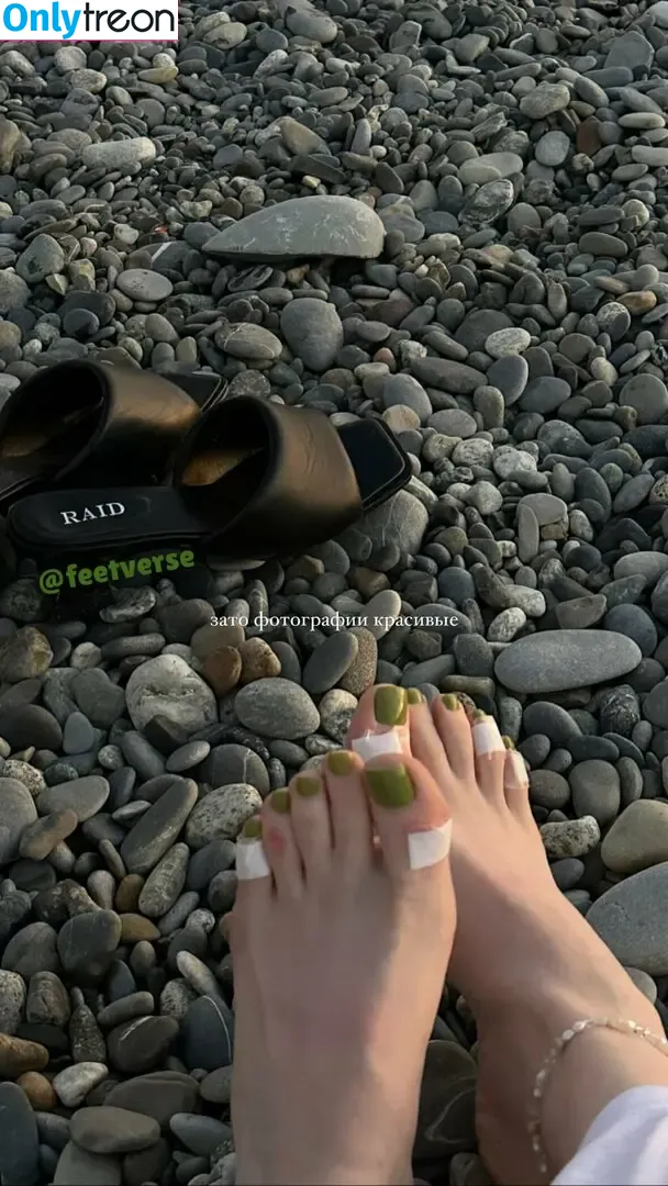 q.fwq nude photo #0002 (q.fwq)