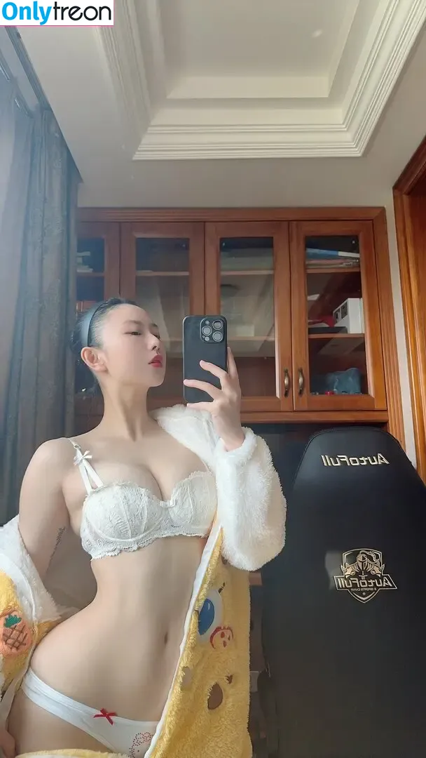 QiaoniuTT nude photo #6387 (qiaoniu_tt / 俏妞)