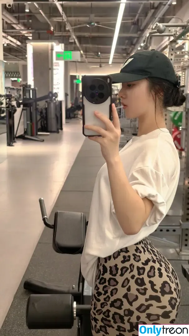 QiaoniuTT голая photo #6845 (俏妞)