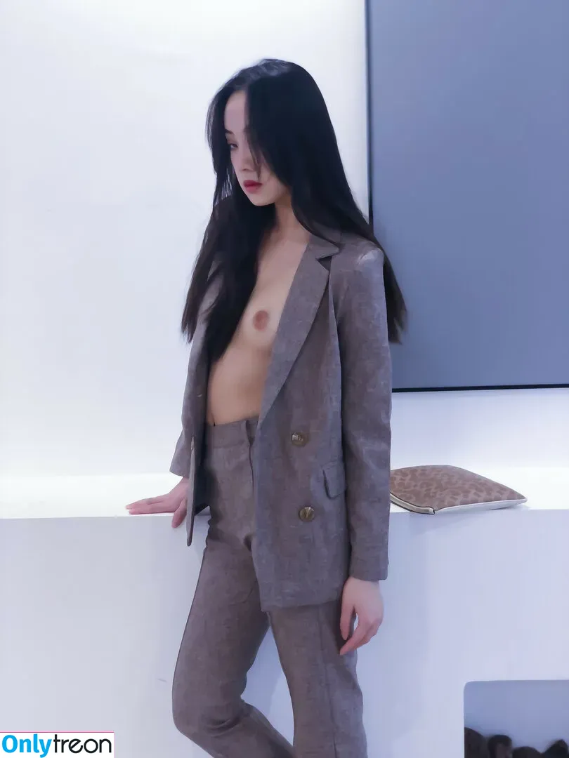 Qinweiyingjie nude photo #0172 (qinweiyingjie_)