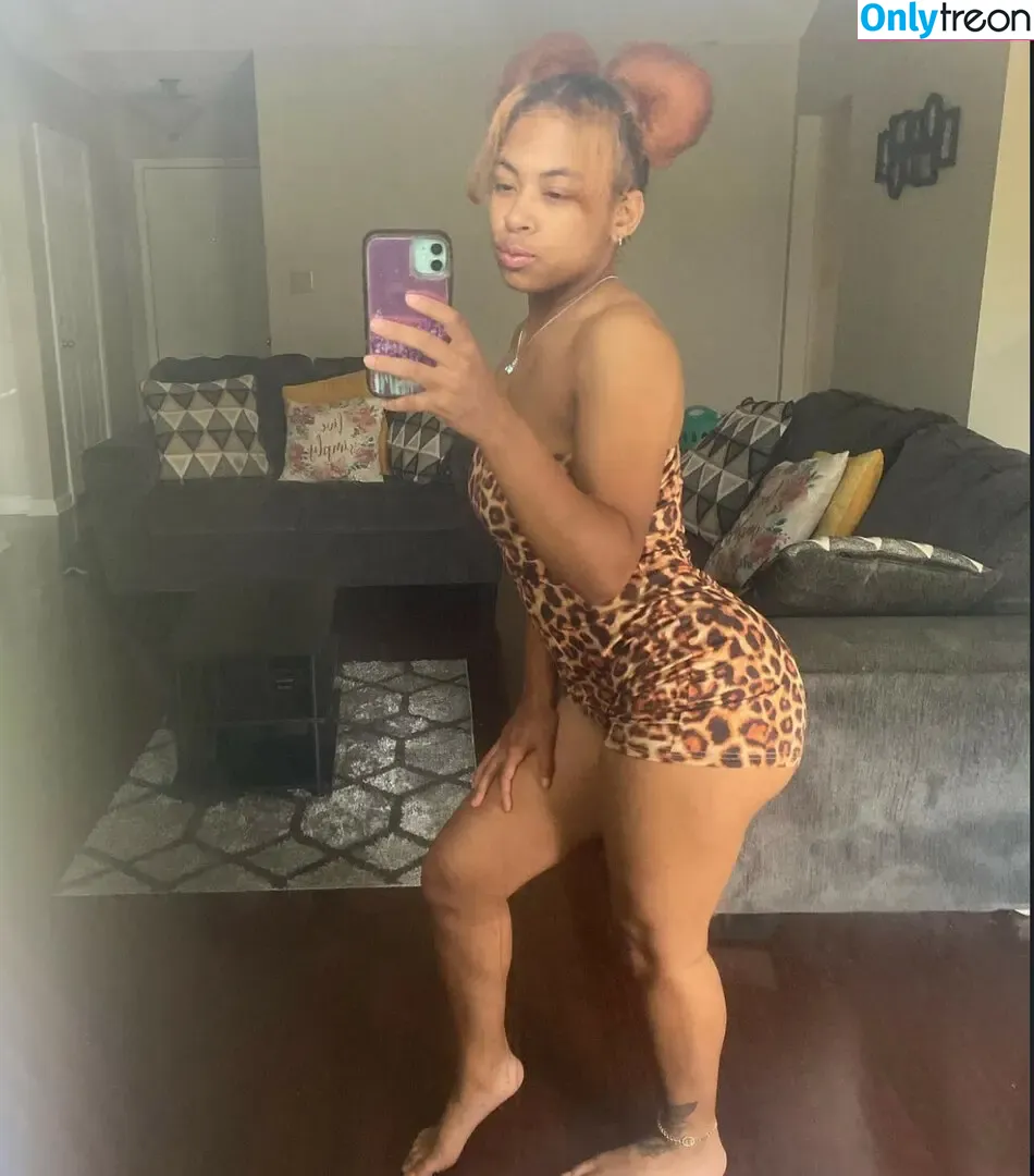 Queen.mya Tinymya nude photo #0001 (queen.mya____ / tinymya)