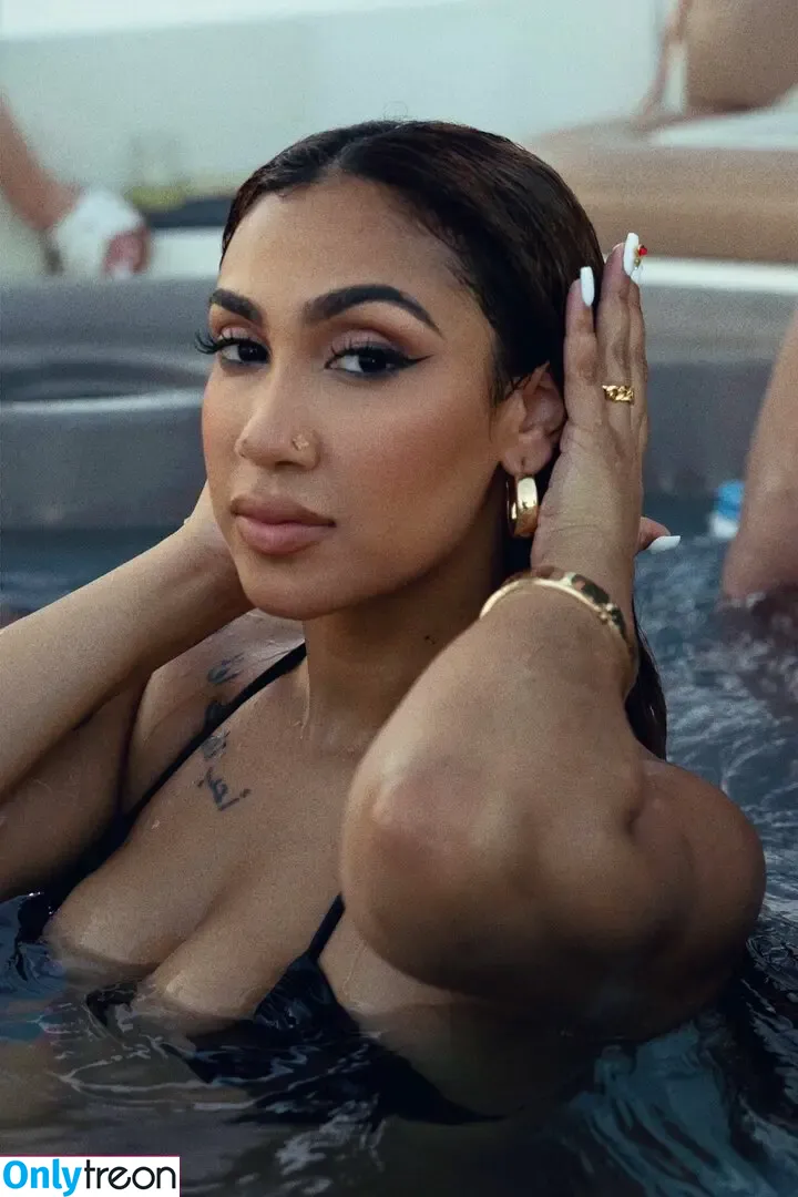 Queen Najia nude photo #0007 (queennaija)