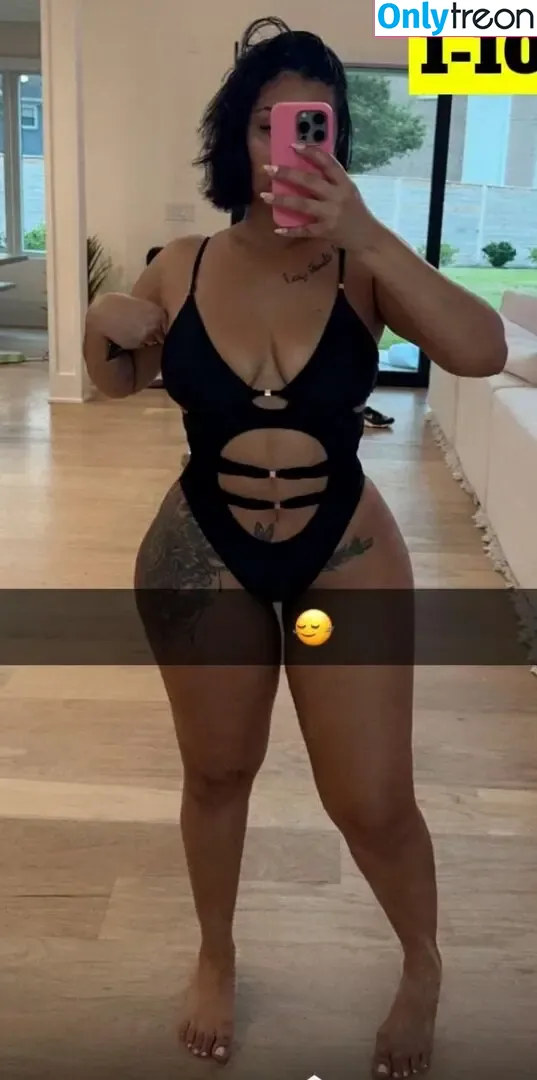 Queen Najia голая photo #0136 (queennaija)