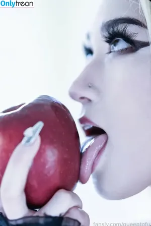 Queen Tofu / Tofu games / babytofu / tofu_games nude photo #0027
