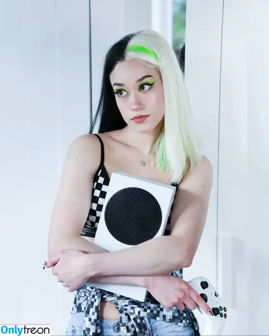 Queen Tofu nude photo #0260 (Tofu games / babytofu / tofu_games)