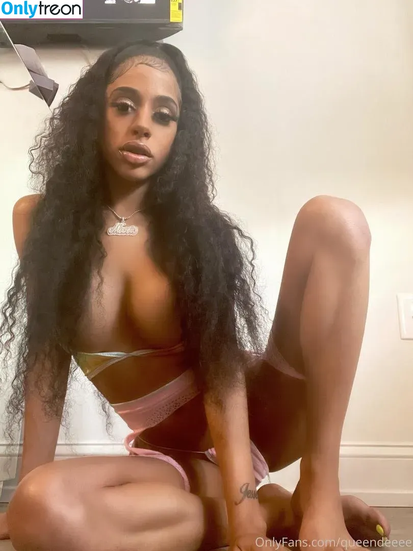 queendeeee nude photo #0002 (queendeeee)